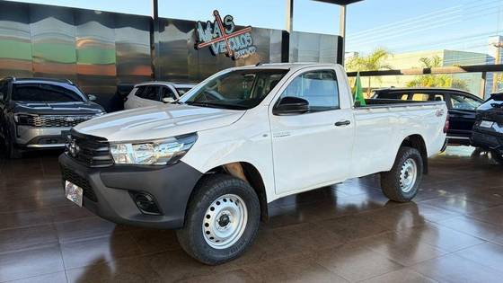 TOYOTA HILUX 2.8 4X4 CS 16V TURBO DIESEL 2P MANUAL TOYOTA HILUX 2.8 4X4 CS 16V TURBO DIESEL 2P MANUAL